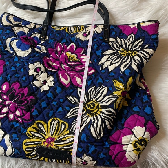 VERA BRADLEY AFRICAN VIOLET PURSE - Picture 9 of 13